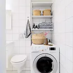 Bright & Modern Flat In Center!