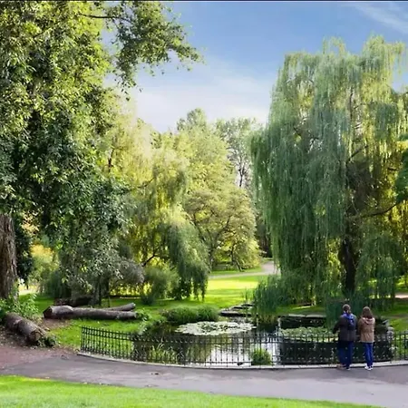 Bright & Modern Flat In Center! Lägenhet